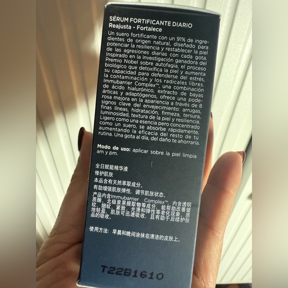 Dr. Brandt Drop of Strength Serum 30ml - Picture 2 of 5